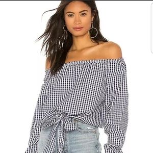 Cute off the shoulder top NWT